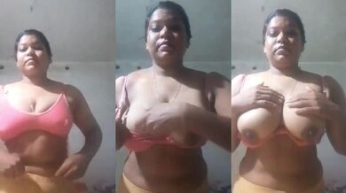 Big juicy boobs nange karke dikhati sexy Pakistani aurat